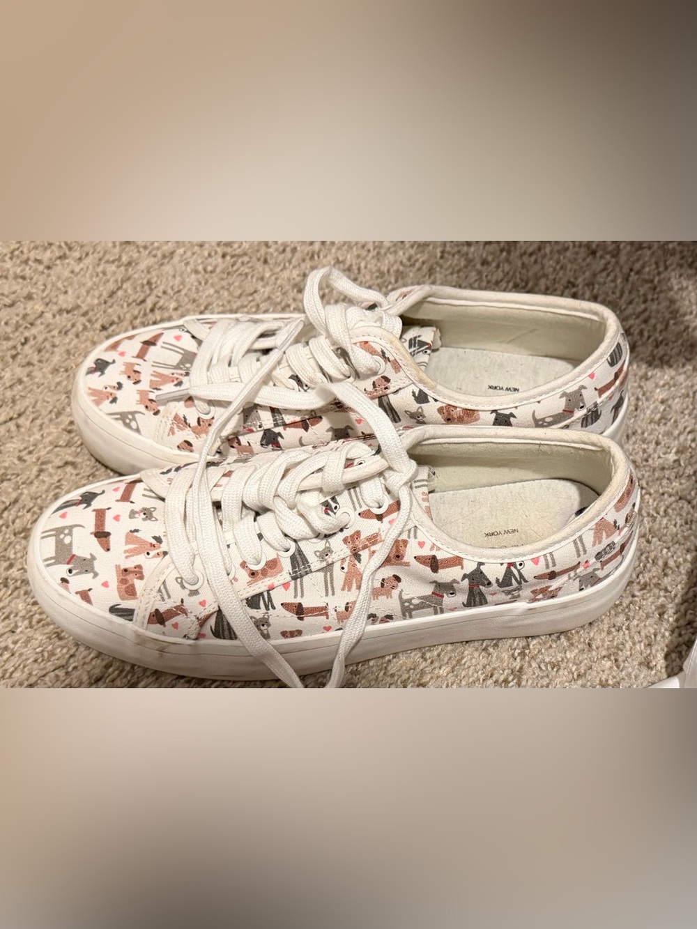 Tag White Canvas Low-Top Sneakers with Dog Motif
